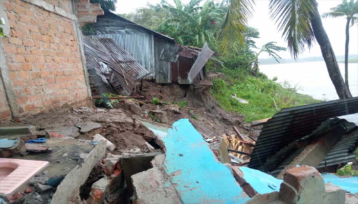 বালাগঞ্জে কুশিয়ারা নদীর ভাঙনে হুমকিতে হামছাপুর, নদীগর্ভে শতাধিক ঘরবাড়ি