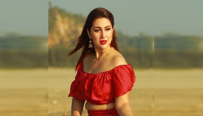 আদালতে আত্মসমর্পণ করে জামিন পেলেন অপু বিশ্বাস