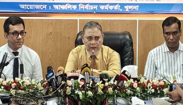 জাতীয় নির্বাচনে অস্ত্রের চেয়েও ভয়াবহ হুমকি এআই: সিইসি