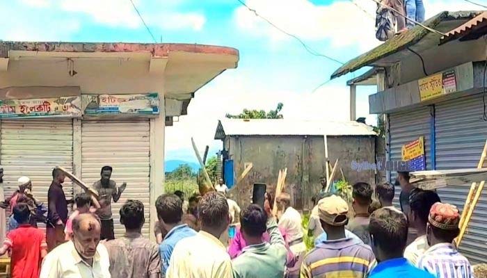 গোয়াইনঘাটে দোকানঘর দখল নিয়ে দু’পক্ষের সংঘর্ষ, আহত ১৫