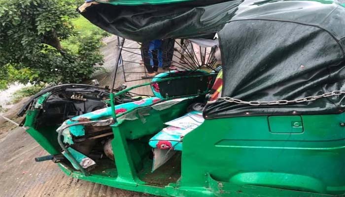 সুনামগঞ্জে বাস-অটোরিকশা সংঘর্ষে দুই শিক্ষার্থীসহ নিহত ৩