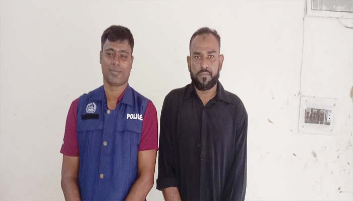 গোলাপগঞ্জে অস্ত্র ও হত্যা মামলার পলাতক আসামি গ্রেপ্তার