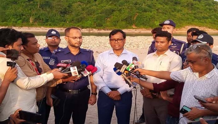 আল্টিমেটামের শেষ লুটের পাথর পাওয়া গেলে আইনানুগ ব্যবস্থা : ডিসি