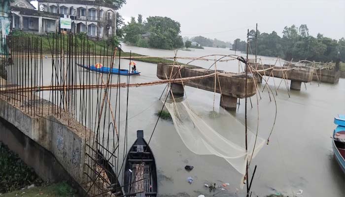 বালাগঞ্জে ৮ কোটি টাকায় বাঁশের সাঁকো!