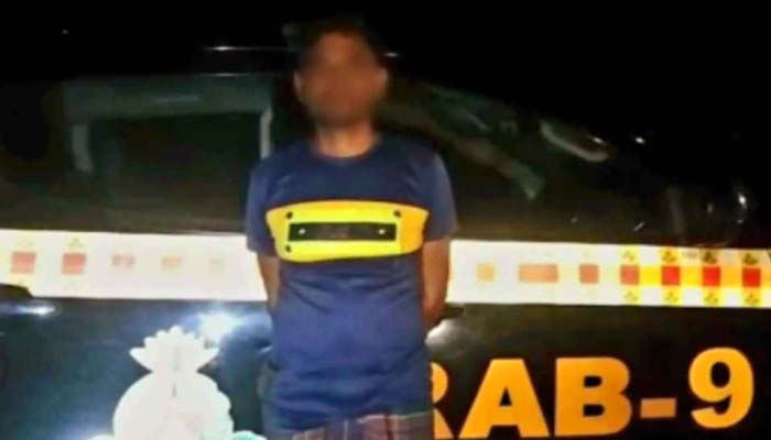 বাবাকে কুপিয়ে হত্যা চেষ্টা, ছেলে গ্রেফতার
