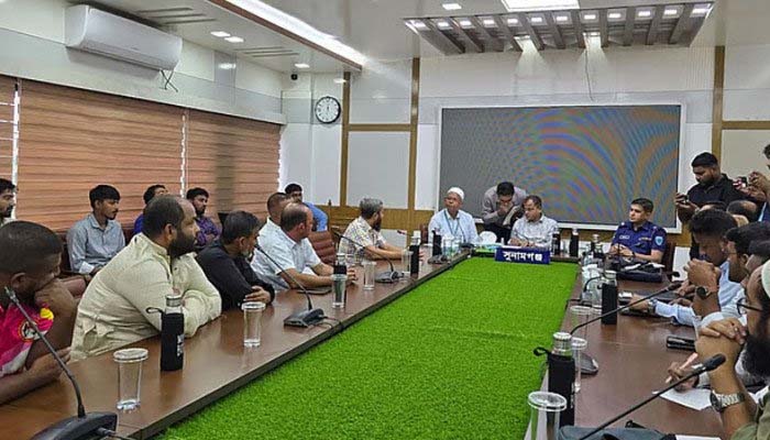 সুনামগঞ্জে প্রশাসনের বৈঠকের পর পরিবহন ধর্মঘট প্রত্যাহার