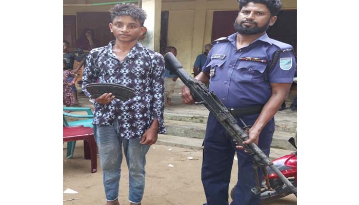 জৈন্তাপুরে নদী থেকে পরিত্যক্ত রাইফেল ও ম্যাগাজিন উদ্ধার