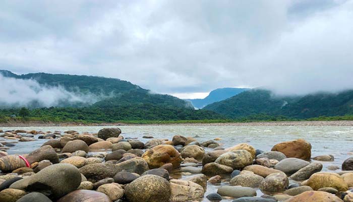 সাড়ে ৩ কোটি টাকায় সাদাপাথর ইজারা প্রদান