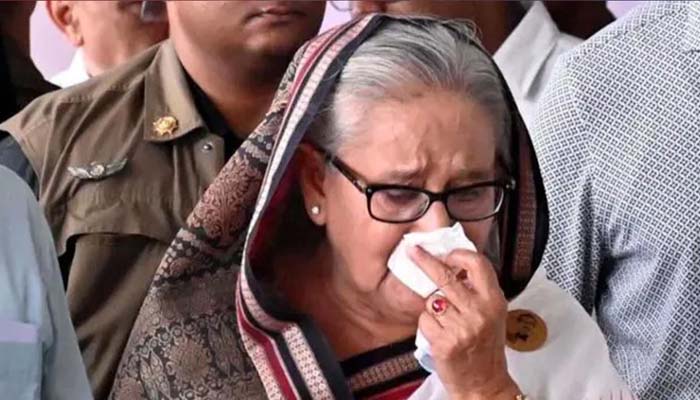 হাসিনাসহ ১৭ জনের বিরুদ্ধে দুদকের মামলা