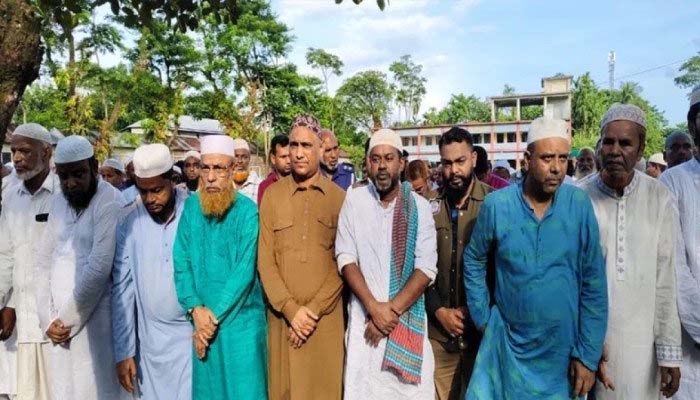 প্যারোলে মুক্তি পেয়ে মায়ের জানাজায় অংশ নিলেন যুবদল নেতা জাহিদ