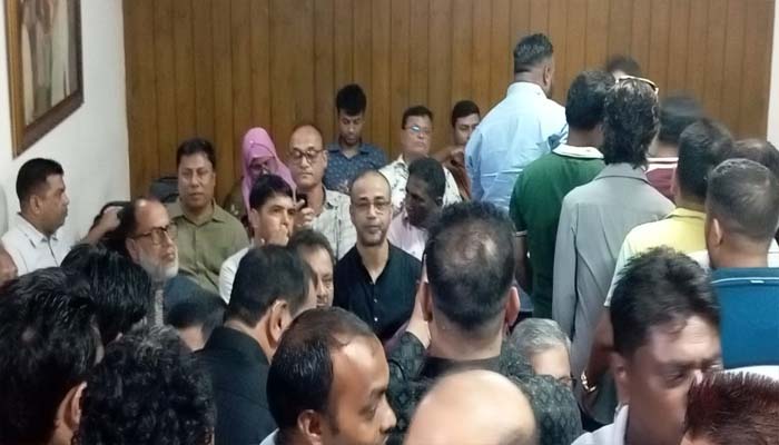 মনোনয়নপ্রত্যাশীদের মির্জা ফখরুল : সবাইকে ধানের শীষের পক্ষে ঐক্যবদ্ধ থাকতে হবে