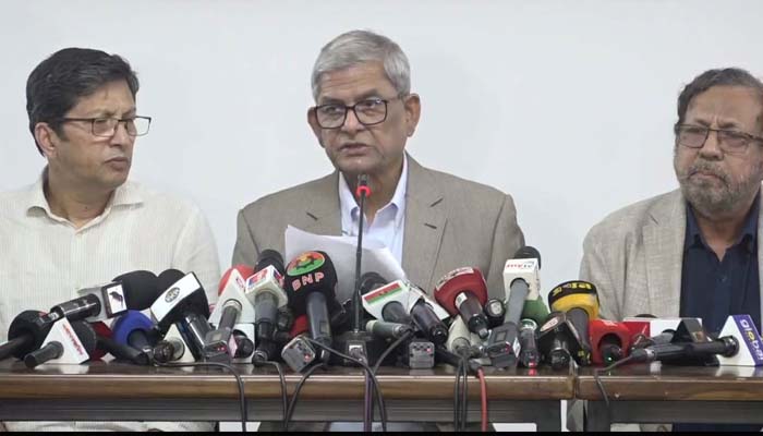 খালেদা জিয়ার শারীরিক অবস্থা স্থিতিশীল হলে বিদেশ নেওয়ার সিদ্ধান্ত: মির্জা ফখরুল