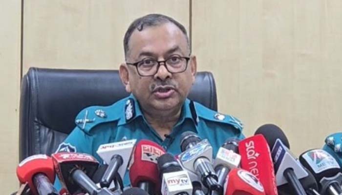 রাজধানীতে আ.লীগের মিছিল ও ককটেল বিস্ফোরণ, গ্রেপ্তার ৫৫২