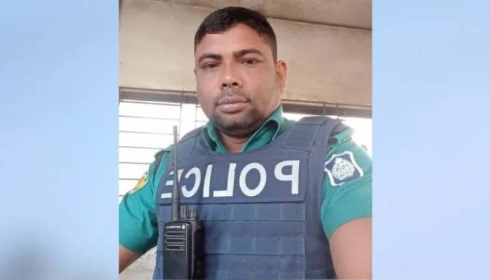 ‘জয় বাংলা’ স্লোগান দিয়ে যুবদল নেতাকে ‘পেটালেন’ পুলিশ কর্মকর্তা