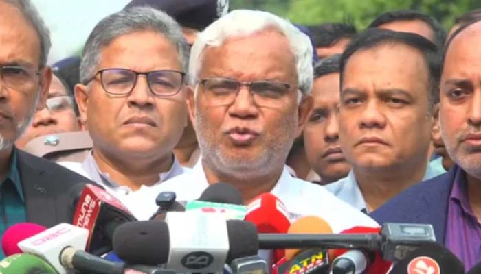 গুজবে কান না দেওয়ার আহ্বান ডা. জাহিদের