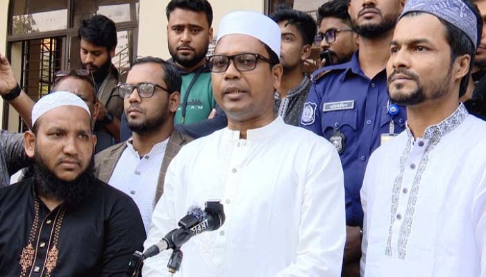 যা বললেন ডিসি : সিলেটে হাদীর গায়েবানা জানাযা অনুষ্ঠিত