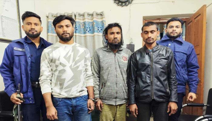 জৈন্তাপুরে পুলিশের বিশেষ অভিযান: ১৫২ পিস ইয়াবাসহ আটক ৩