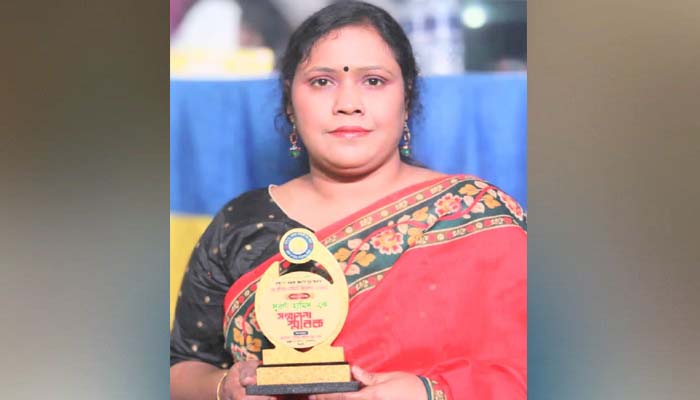 চা শ্রমিকদের জীবনসংগ্রাম তুলে ধরায় প্রত্যাশা পদক পেলেন সবুজ সিলেটের সুবর্ণা