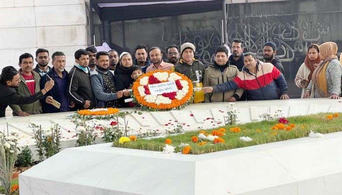 বেগম খালেদা জিয়ার সমাধিতে শহীদ ওয়াসিম ব্রিগেডের শ্রদ্ধা