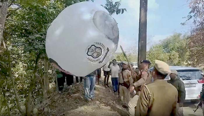 সিলেটের বেলুন ভারতে, অতঃপর…