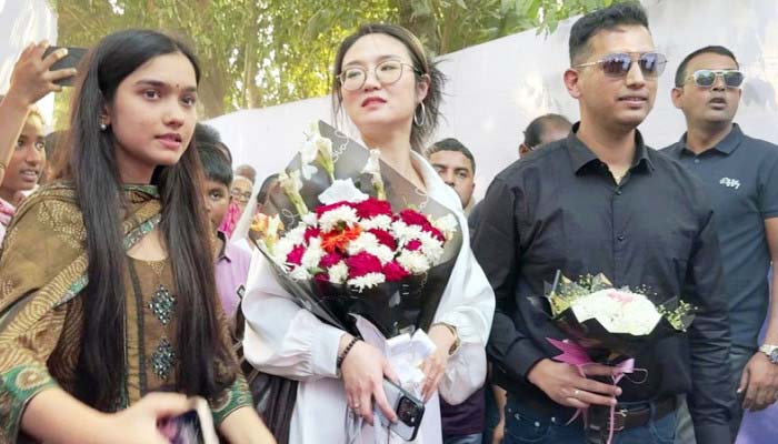 প্রেমের টানে সাংহাই থেকে মৌলভীবাজারে চীনা তরুণী