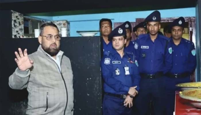 বিয়ানীবাজার থানা পরিদর্শনে ডিআইজি, পেশাদার পুলিশিংয়ে কঠোর নির্দেশ