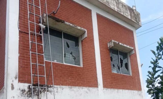 ব্রাজিলের ম্যাচ চলাকালে লোডশেডিং: ক্ষোভে বিদ্যুৎ অফিস ভাঙচুর