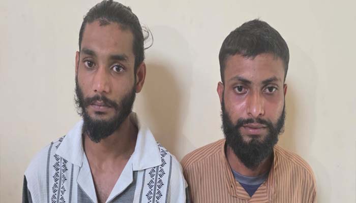 ফেসবুকে অস্ত্রের মহড়ার ভিডিও ভাইরাল, গোলাপগঞ্জে দুই যুবক গ্রেফতার