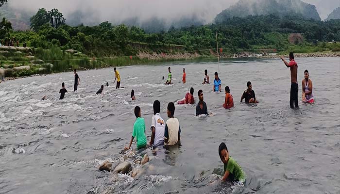দুই দিন পর খুলল সাদাপাথর, ফিরেছে পর্যটকদের কোলাহল  