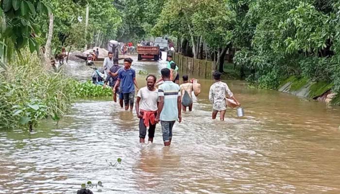 পাহাড়ি ঢলে তাহিরপুরের সড়ক যোগাযোগ বিচ্ছিন্ন