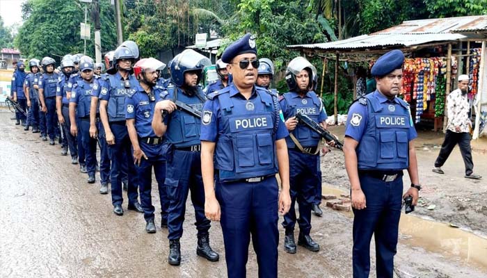নাশকতা প্রতিরোধে জৈন্তাপুরে পুলিশের বিশেষ মহড়া