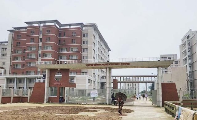 ১৮ মাসের কাজ ৭২ মাসেও শেষ হয়নি