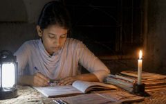 সিলেটে লোডশেডিংয়ে ভোগান্তিতে এইচএসসি পরীক্ষার্থীরা