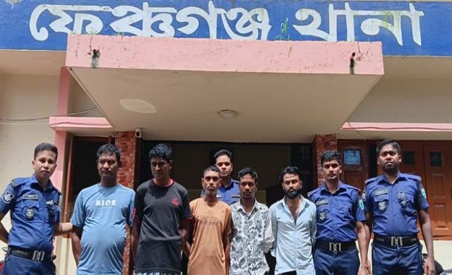 ফেঞ্চুগঞ্জে ইয়াবাসহ ৩ মাদক কারবারি ও ২ পরোয়ানাভুক্ত আসামি গ্রেপ্তার