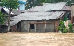 মুষলধারে বৃষ্টি ও উজানের ঢলে মৌলভীবাজারে বন্যা