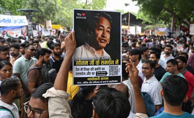 দিল্লিতে ইন্টারনেট বন্ধের নির্দেশ দিয়েছে মোদি সরকার