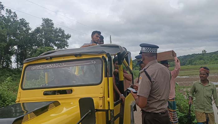 ঢাকা থেকে হামহাম জলপ্রপাত বেড়াতে এসে আটকা ১০ শিক্ষার্থী, উদ্ধার হলেন যেভাবে