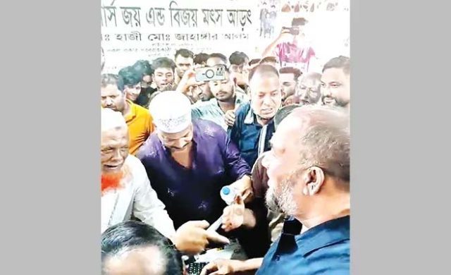 কাজির বাজার আড়ত ইজারা নিয়ে বিরোধ