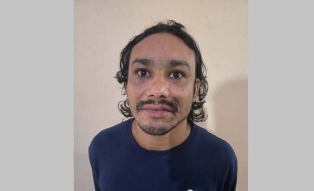 গোলাপগঞ্জে প্রকাশ্যে অস্ত্রের মহড়া, যুবলীগ নেতা গ্রেপ্তার