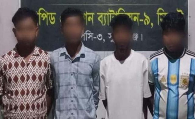 সুনামগঞ্জে অনলাইন জুয়া চক্রের ৪ সদস্য আটক, ৫টি স্মার্টফোন জব্দ