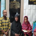 জৈন্তাপুরে আহত দুই শিক্ষার্থীর পরিবারের হাতে ইউএনওর আর্থিক অনুদান
