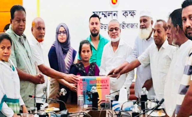 কুলাউড়ায় ক্ষুদ্র নৃগোষ্ঠীর মাঝে বাইসাইকেল, সেলাই মেশিন ও শিক্ষাবৃত্তি বিতরণ