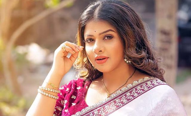 সাড়ে তিন মাস পরই মা হলেন অভিনেত্রী