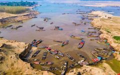সুরমা ও যাদুকাটায় অবৈধ বালু তোলার মহোৎসব: বিলীনের পথে ফসলি জমি ও বসতবাড়ি
