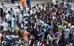 টিলাগড়ে এমসি কলেজ শিক্ষার্থীদের সড়ক অবরোধ