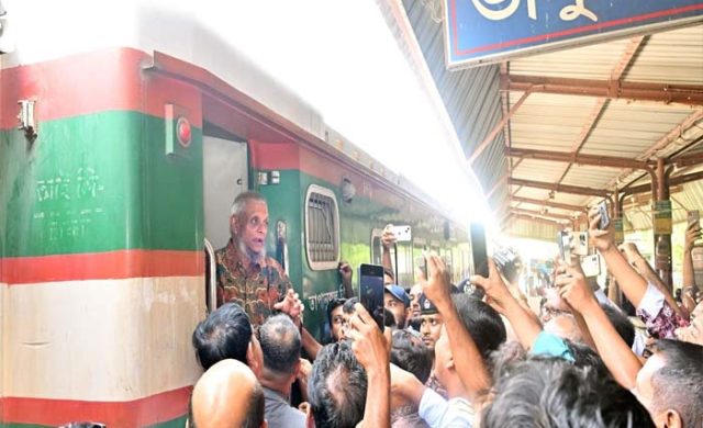 শ্রীমঙ্গল ও ভানুগাছ রেলস্টেশন পরিদর্শনে মন্ত্রী আরিফুল হক