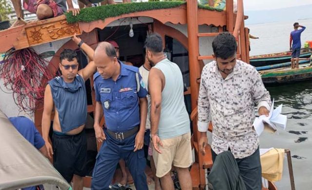 টাঙ্গুয়ার হাওরের ইসিএ এলাকায় অবৈধ প্রবেশ, ৬ হাউজবোটকে জরিমানা