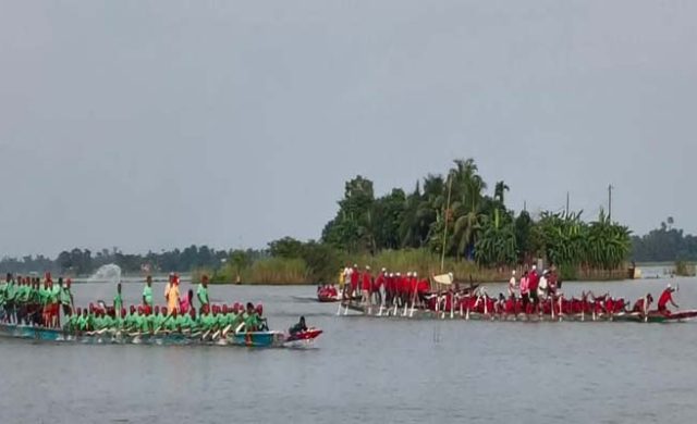 শাহ আবদুল করিমের গানে মুখর শাল্লার হাওর, অনুষ্ঠিত হলো নৌকাবাইচ