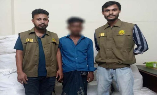 সিলেটে ৮ লাখ টাকার ভারতীয় পণ্যসহ পিকআপ জব্দ, গ্রেপ্তার ১