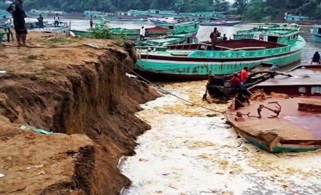 সুনামগঞ্জের হাওর গিলছে বালু মাফিয়ারা